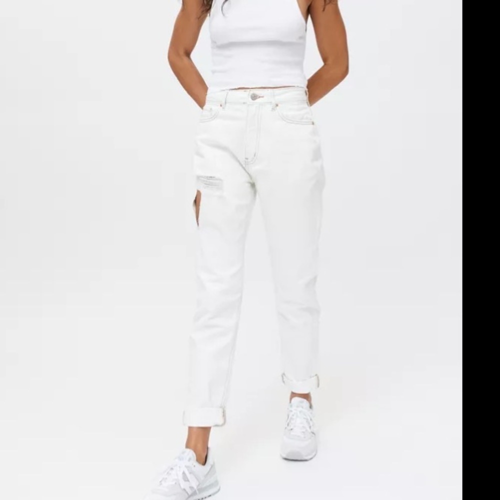 BDG urban outfitters High-Waisted Mom Jean – White Denim size 24